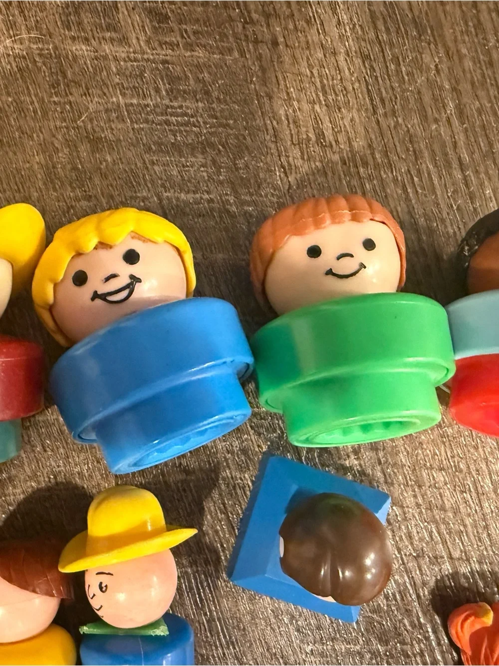 Fisher-Price Peg People Set with Bright Yellow, Blue, Green, Red, Brown